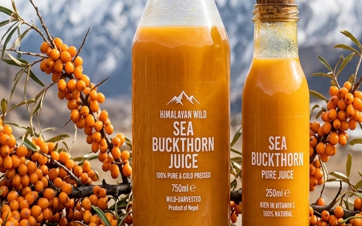 Unclarified juice pulp and natural oil layer detail angle